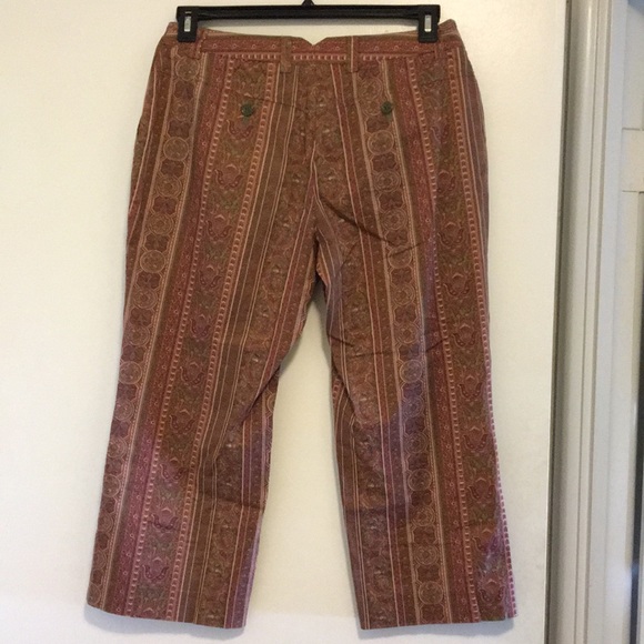 Context Capri pants. TWO FOR $20 - Picture 3 of 4
